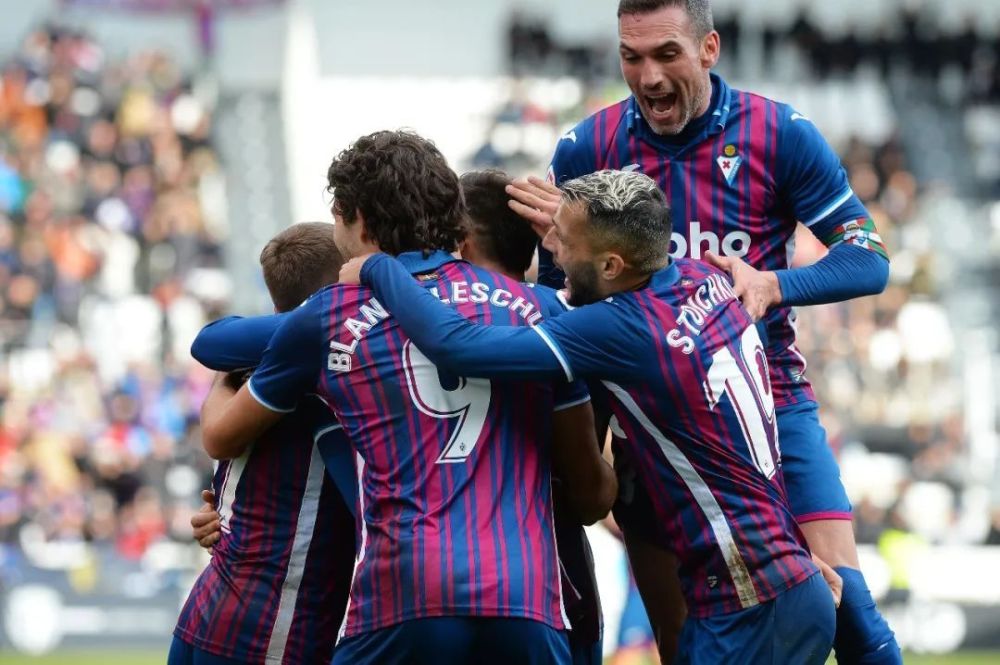 在这场激烈 在这场激烈